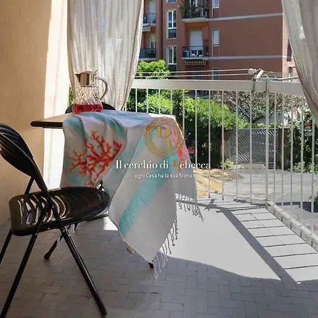 Rebecca's On The Fishing Village Beach Front Lerici