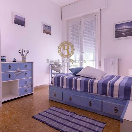 Apartamento Rebecca's On The Fishing Village Beach Front